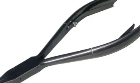 Kiehl Titancarbonid Profieckenzange Triangel